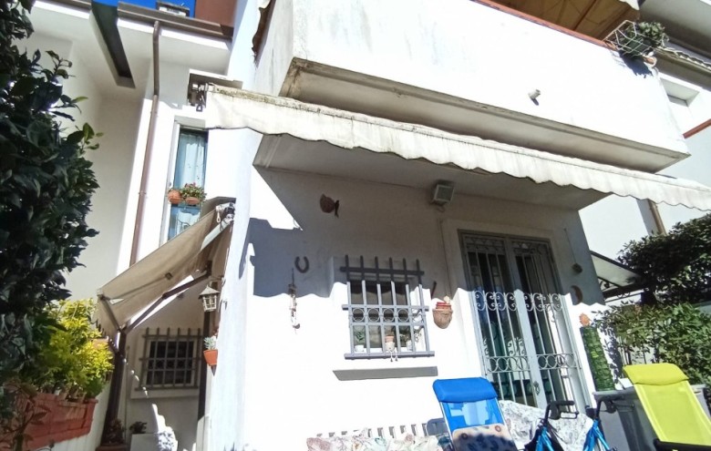 Villetta a schiera in vendita a Massa