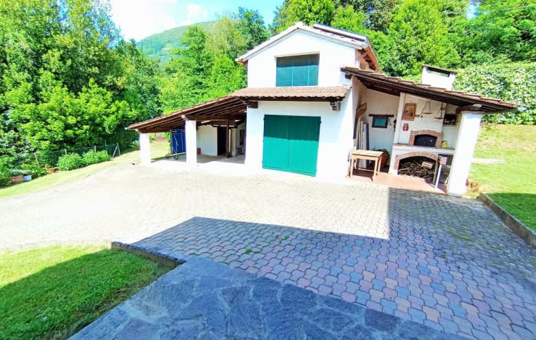 Villa singola in vendita a Camaiore