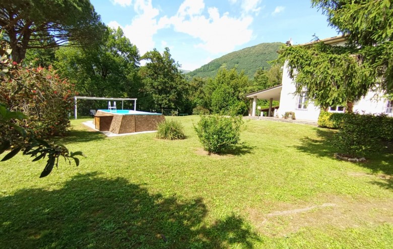 Villa singola in vendita a Camaiore