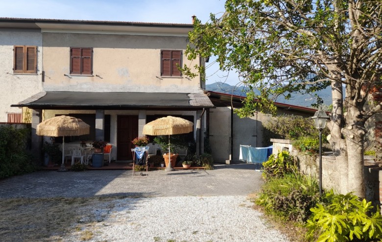 Porzione di casa in vendita a Pietrasanta