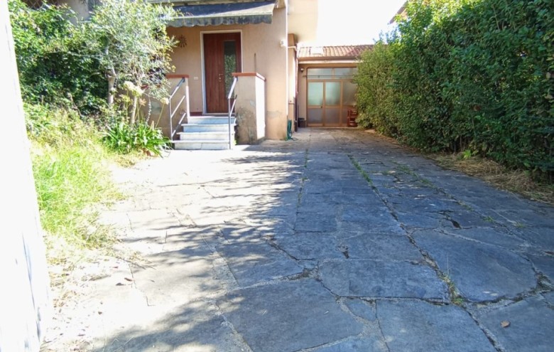 Porzione di casa in vendita a Pietrasanta