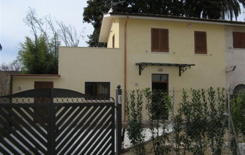 Porzione di casa in vendita a Pietrasanta