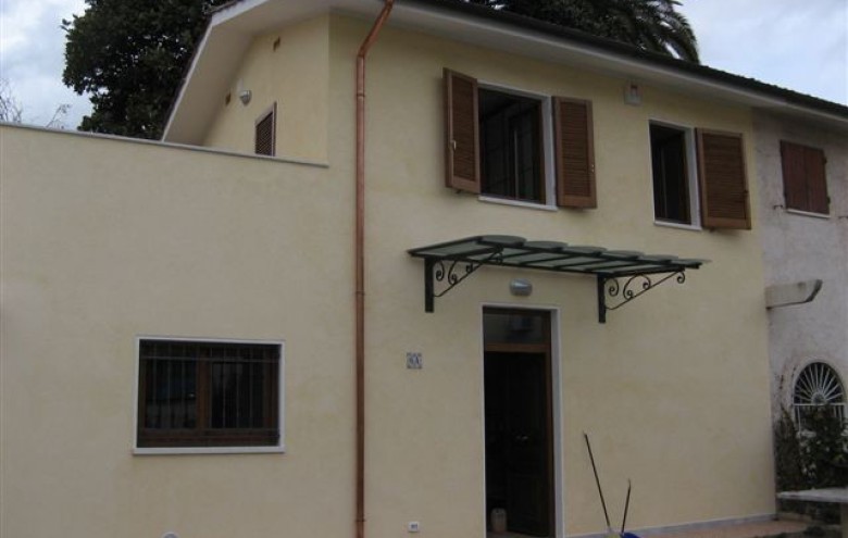 Porzione di casa in vendita a Pietrasanta