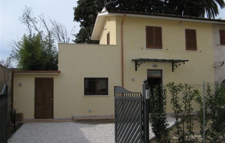 Porzione di casa in vendita a Pietrasanta