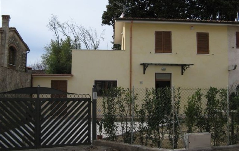 Porzione di casa in vendita a Pietrasanta