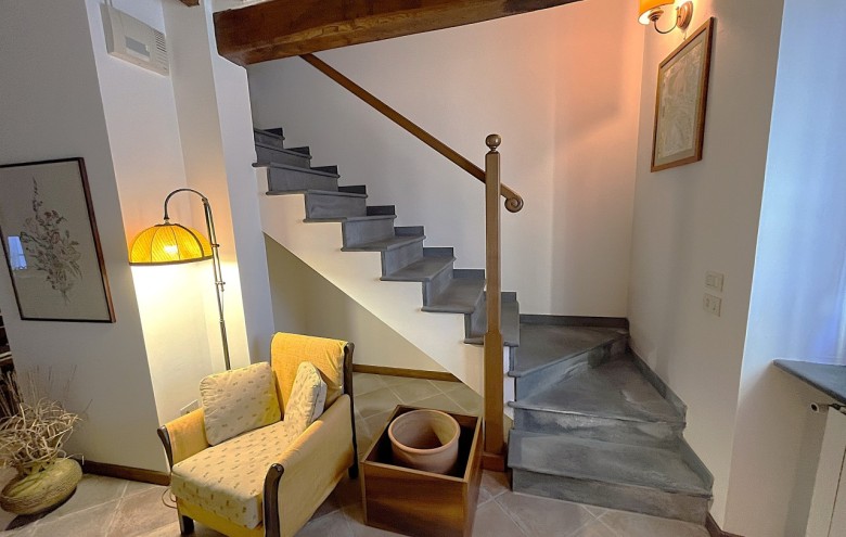 Porzione di casa in vendita a Camaiore