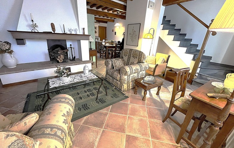 Porzione di casa in vendita a Camaiore