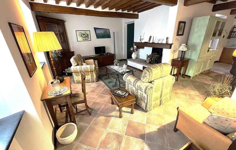 Porzione di casa in vendita a Camaiore