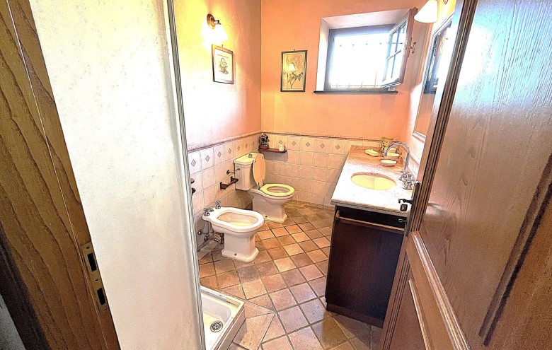 Porzione di casa in vendita a Camaiore