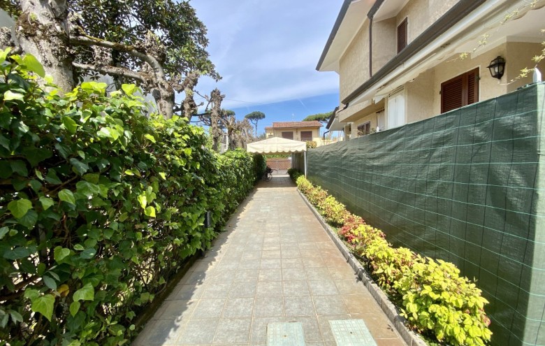 Bifamiliare in vendita a Pietrasanta