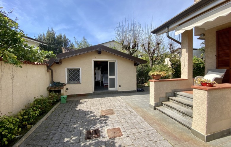 Bifamiliare in vendita a Pietrasanta