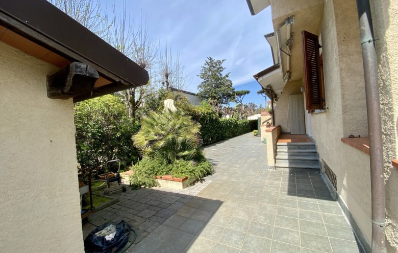 Bifamiliare in vendita a Pietrasanta