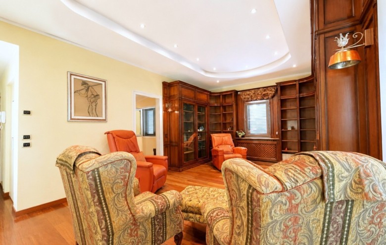 Villa singola in vendita a Pietrasanta