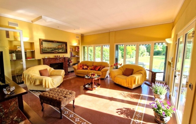 Villa singola in vendita a Pietrasanta