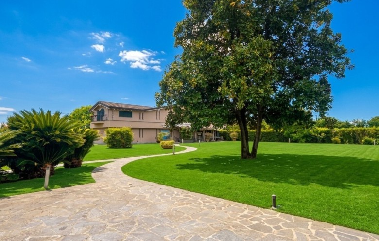 Villa singola in vendita a Pietrasanta