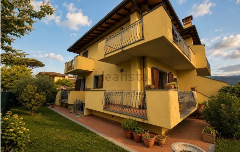 Porzione di casa in vendita a Pietrasanta