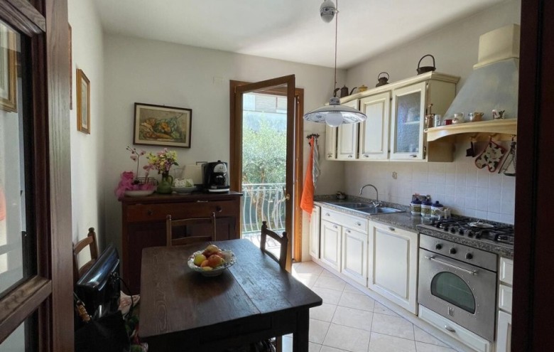 Porzione di casa in vendita a Pietrasanta