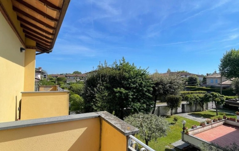 Porzione di casa in vendita a Pietrasanta