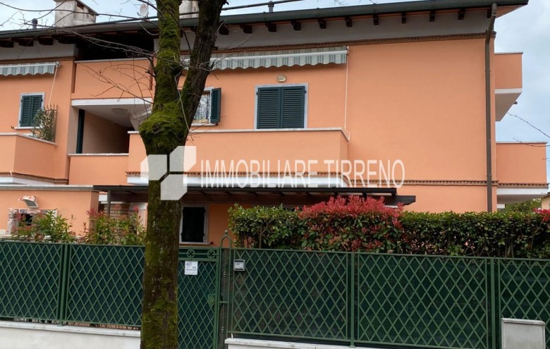 Attico in affitto a Massa