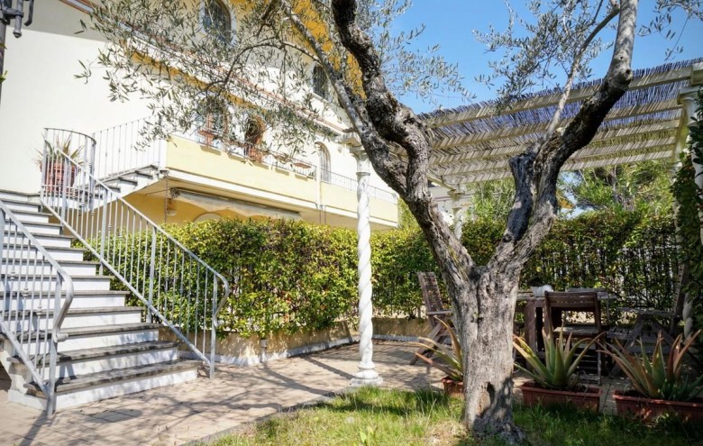 Appartamento in vendita a Massa