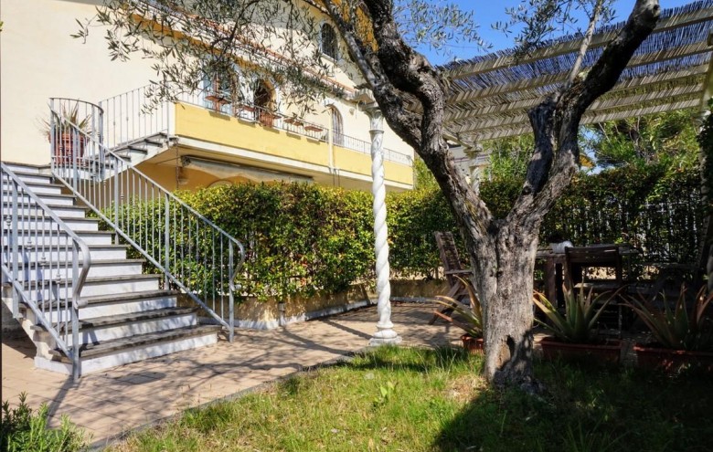 Appartamento in vendita a Massa