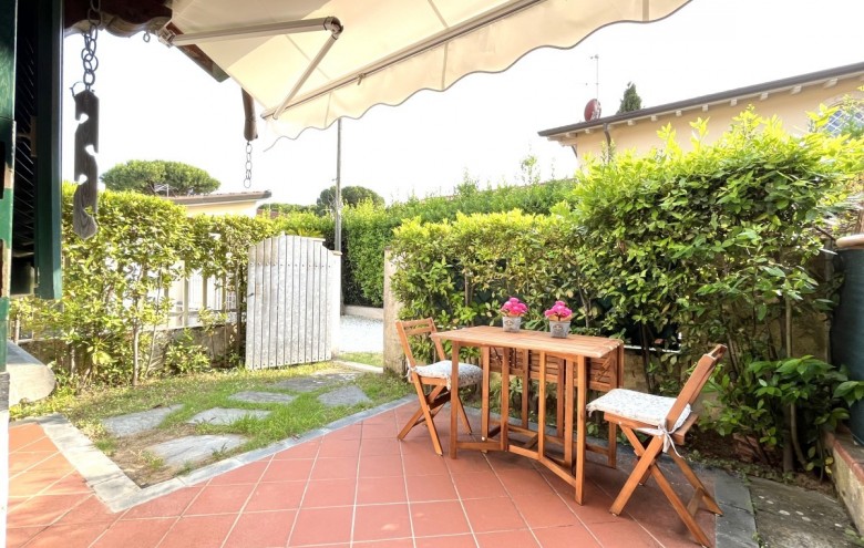 Bifamiliare in vendita a Pietrasanta