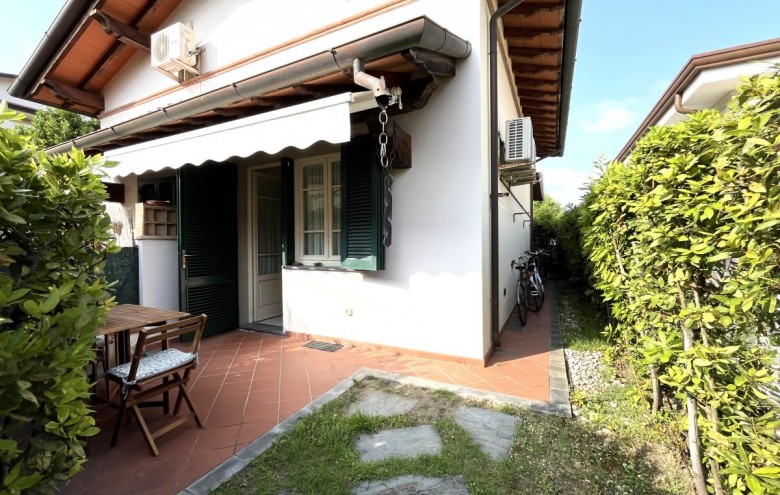 Bifamiliare in vendita a Pietrasanta