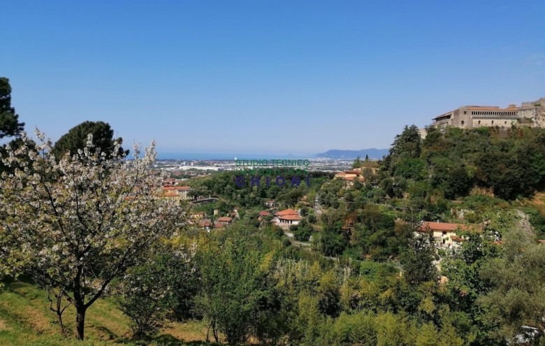 Terreno in vendita a Massa