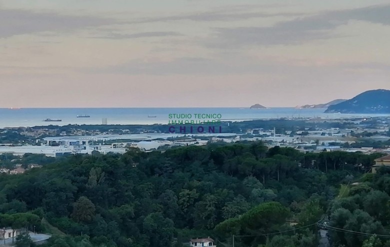 Terreno in vendita a Massa