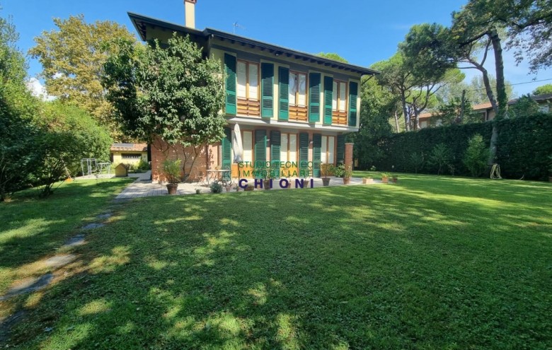 Villa singola in vendita a Massa