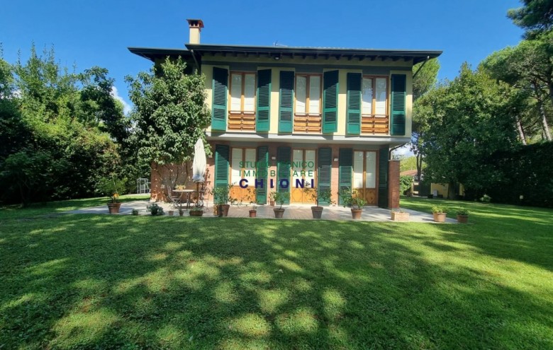 Villa singola in vendita a Massa