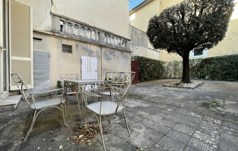 Bifamiliare in vendita a Camaiore