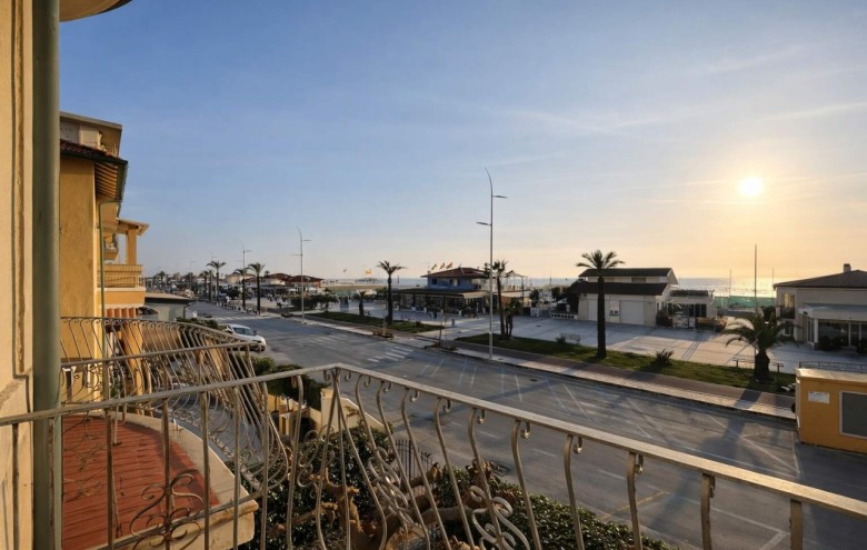 Bifamiliare in vendita a Camaiore