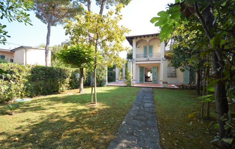 Villa singola in vendita a Forte dei Marmi