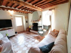 camaiore-casoli-terratetto-con-giardino