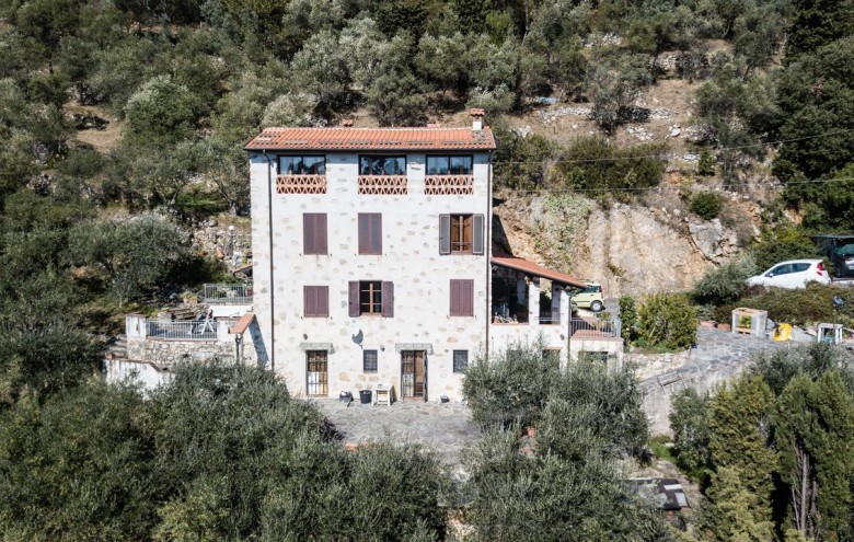 Villa singola in vendita a Camaiore