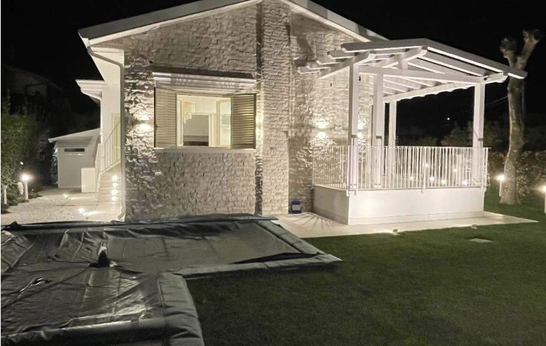 Villa singola in vendita a Pietrasanta