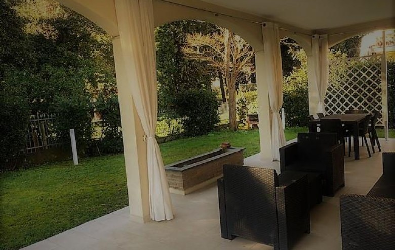 Villa singola in vendita a Massa