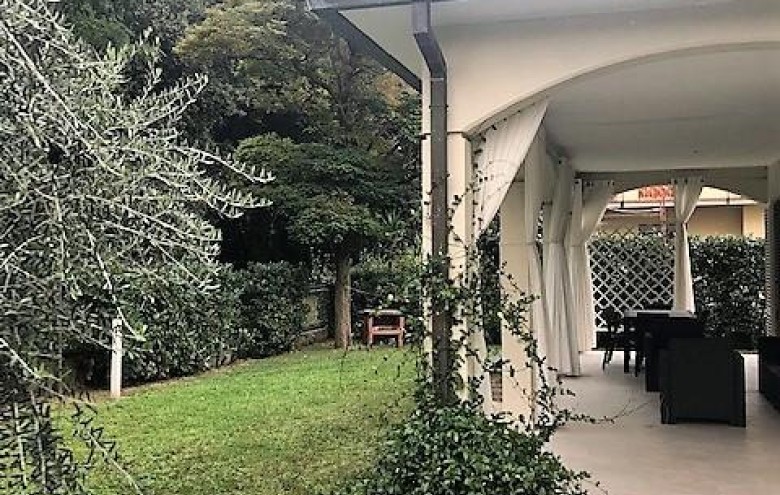 Villa singola in vendita a Massa