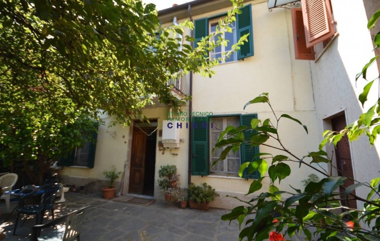 Villetta a schiera in vendita a Montignoso