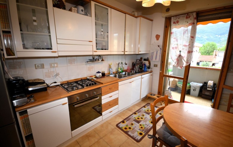 Appartamento in vendita a Montignoso