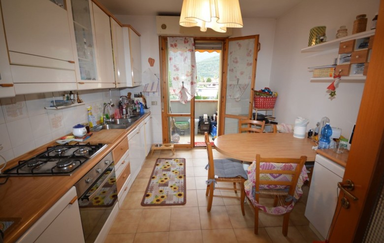 Appartamento in vendita a Montignoso