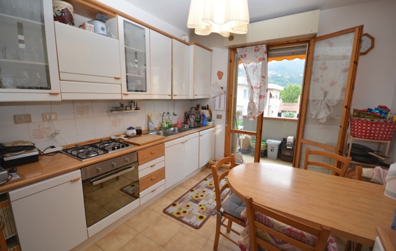 Appartamento in vendita a Montignoso