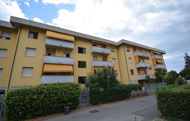 Appartamento in vendita a Montignoso