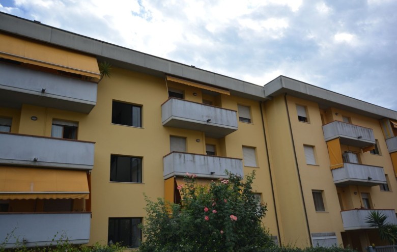 Appartamento in vendita a Montignoso