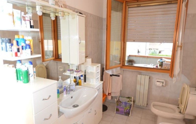 Appartamento in vendita a Montignoso