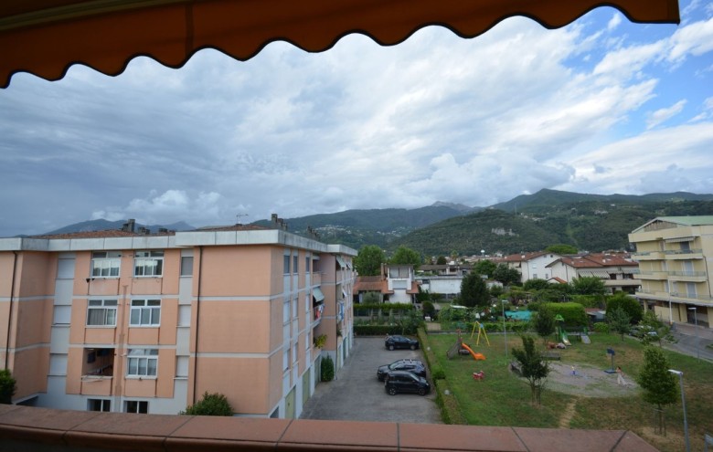 Appartamento in vendita a Montignoso