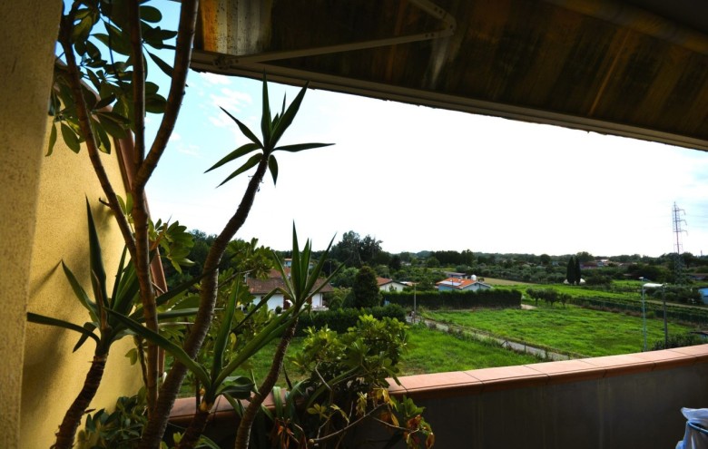 Appartamento in vendita a Montignoso