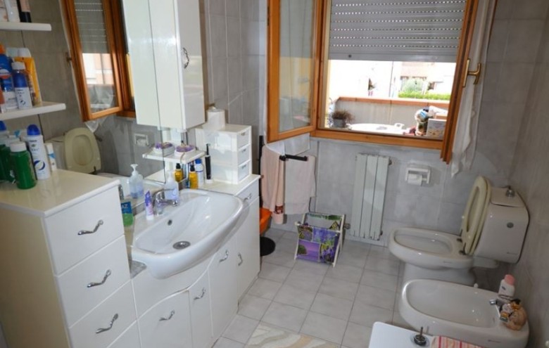 Appartamento in vendita a Montignoso