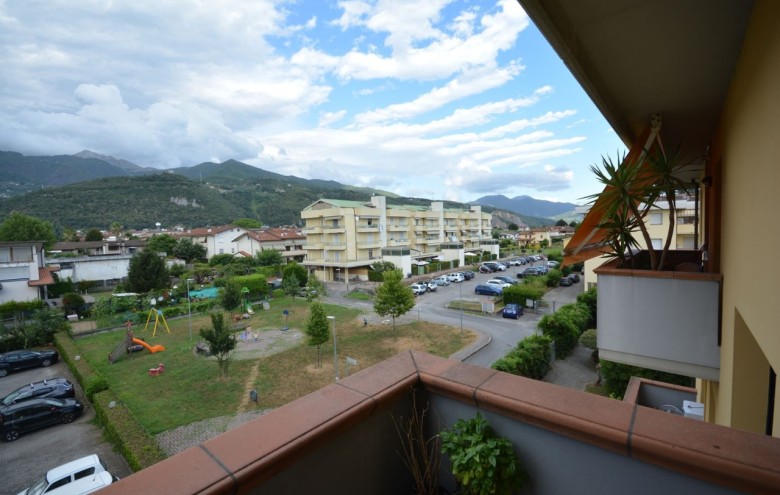 Appartamento in vendita a Montignoso